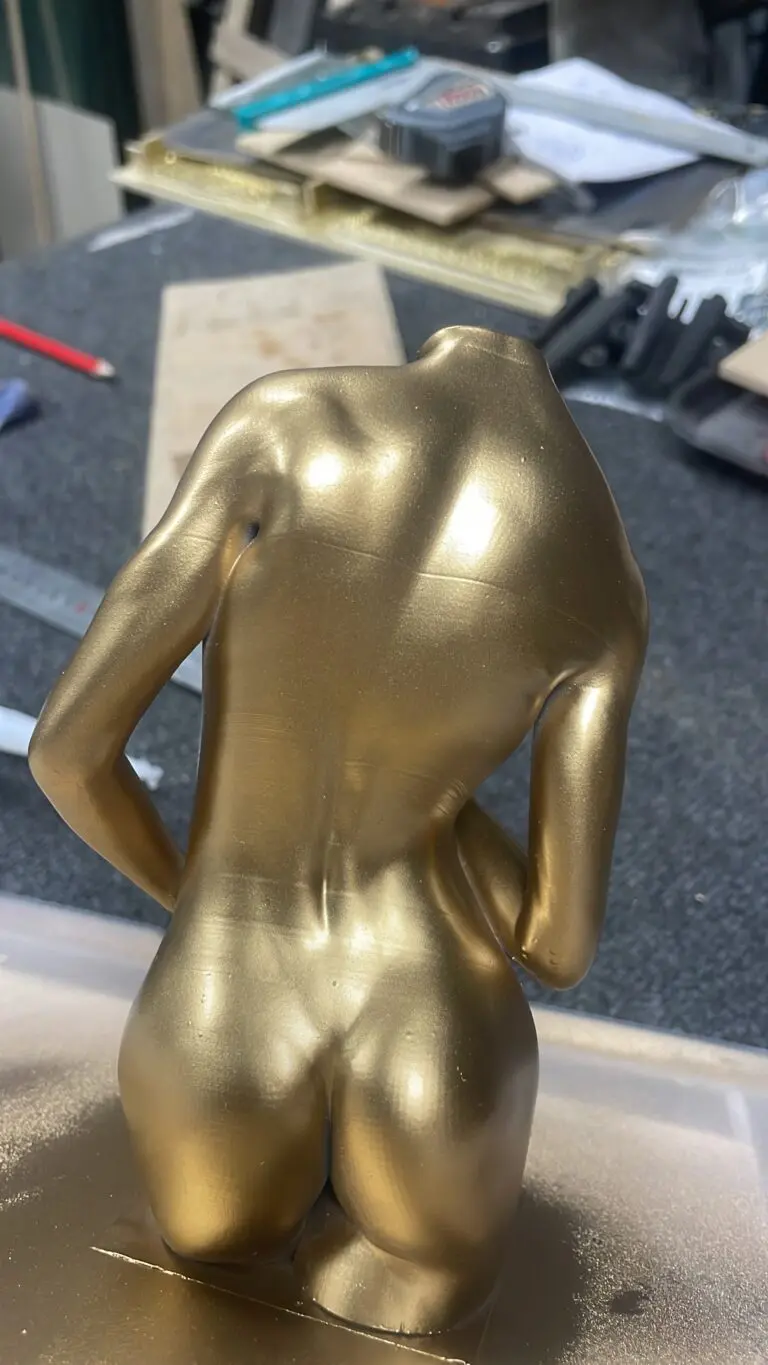 sculpture dorée