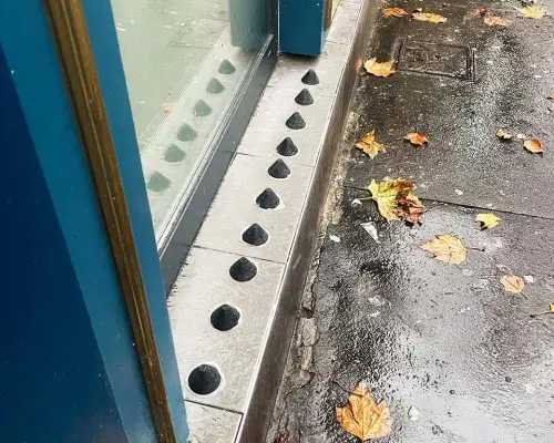 Cônes installés en extérieur