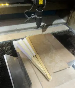 Éventails en bois personnalisés
